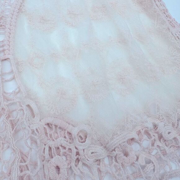 Democracy Blush Lace Crochet Top - Picture 7 of 7